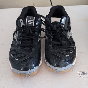 Mizuno wave rally 5 size 9